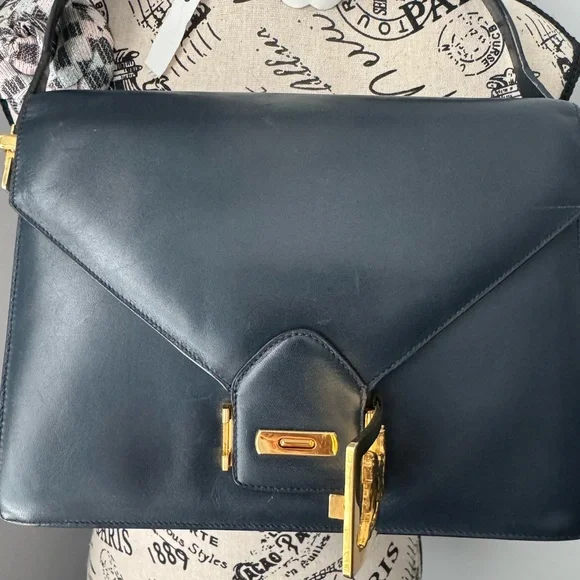 Vintage Celine Black Leather Shoulder Bag - Picture 4 of 7